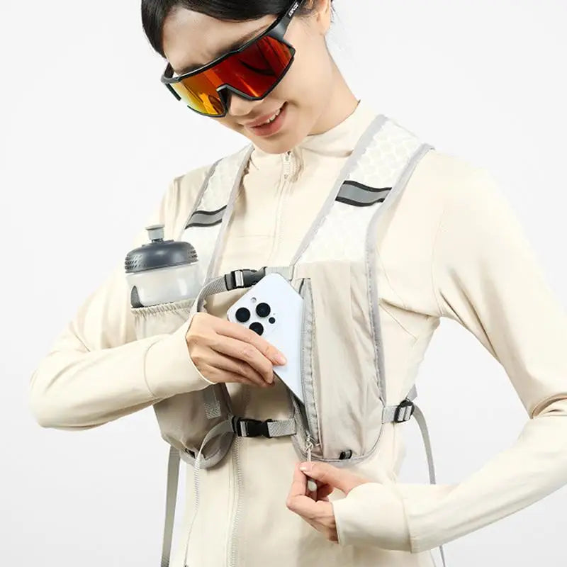 Lightweight Reflective Running Hydration Vest — Breathable Water Chest Pack with Phone Storage Pocket for Outdoor Cycling, Hiking & Fitness Training